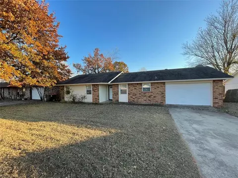 20320 Rockhollow Dr, Harrah, OK 73045