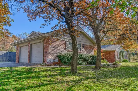 2012 Red Bud Pl, Edmond, OK 73013 photo 2