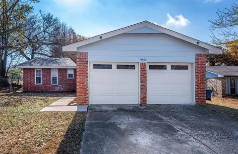 9304 NE 16th St, Midwest City, OK 73130