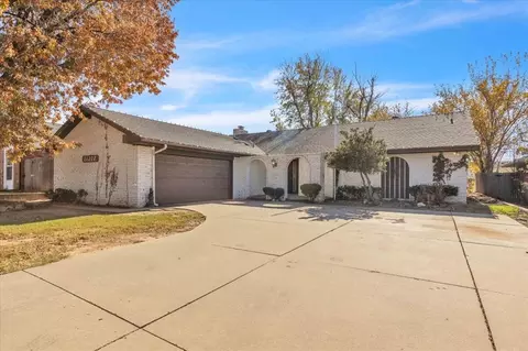 11212 Folkstone Dr, Yukon, OK 73099
