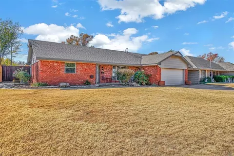 304 N Cardinal Cir, Altus, OK 73521