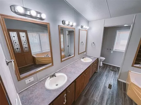 Bath - 18912 E College Ave, Coyle, OK 73027 photo 3 of 4