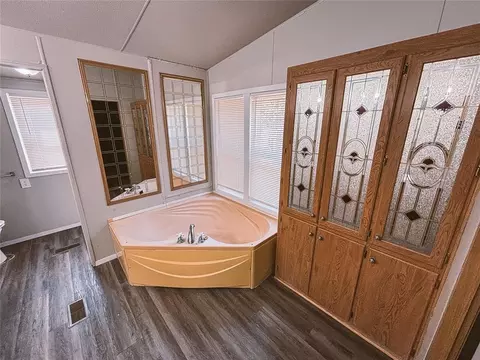 Bath - 18912 E College Ave, Coyle, OK 73027 photo 4 of 4