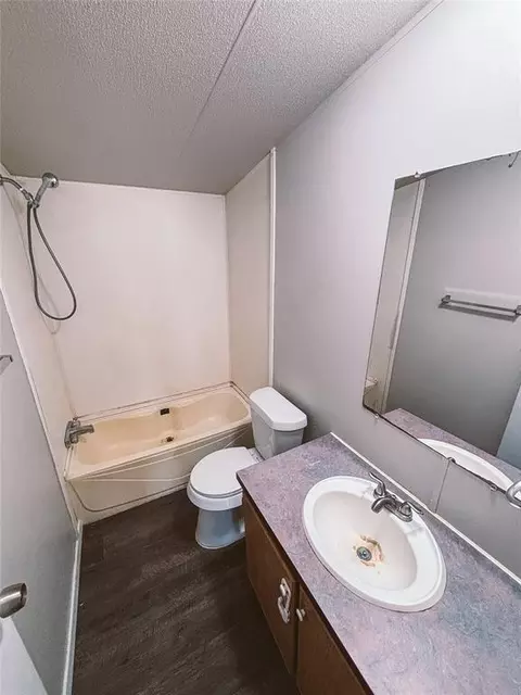 Bath - 18912 E College Ave, Coyle, OK 73027 photo 2 of 4