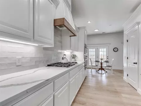 Kitchen - 1806 Barrington Dr, Norman, OK 73071 photo 4 of 8