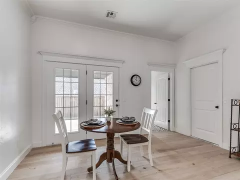 Dining - 1806 Barrington Dr, Norman, OK 73071 photo 2 of 2