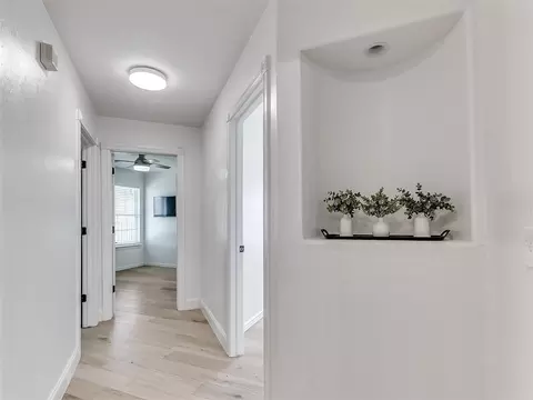 Entry Way - 1806 Barrington Dr, Norman, OK 73071 photo 2 of 4