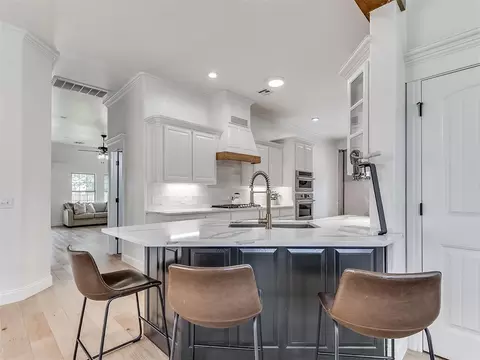 Kitchen - 1806 Barrington Dr, Norman, OK 73071 photo 3 of 8