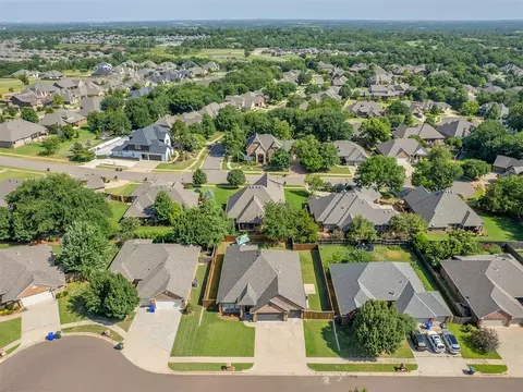 View/Area - 1806 Barrington Dr, Norman, OK 73071 photo 1 of 3