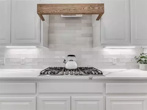 Kitchen - 1806 Barrington Dr, Norman, OK 73071 photo 6 of 8