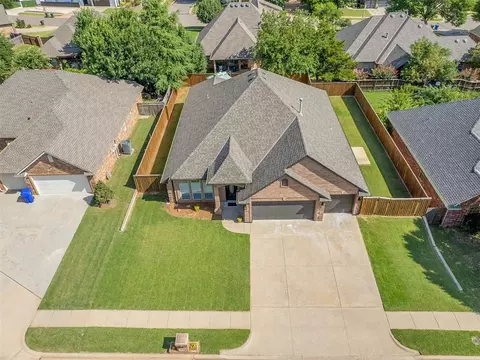 View/Area - 1806 Barrington Dr, Norman, OK 73071 photo 2 of 3