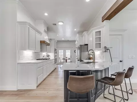 Kitchen - 1806 Barrington Dr, Norman, OK 73071 photo 2 of 8
