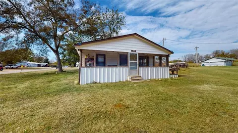 10927 Haleys Resort Dr, Lebanon, OK 73440