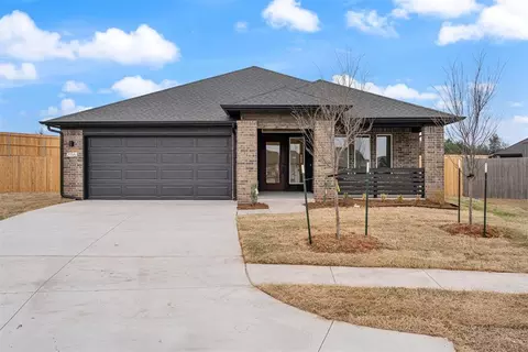 2116 Emily Rae Ln, Blanchard, OK 73010