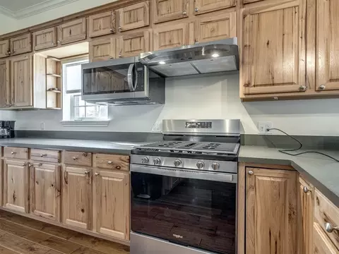 Kitchen - 9300 Pine Ave, Spencer, OK 73084 photo 5 of 5
