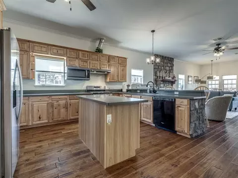 Kitchen - 9300 Pine Ave, Spencer, OK 73084 photo 2 of 5