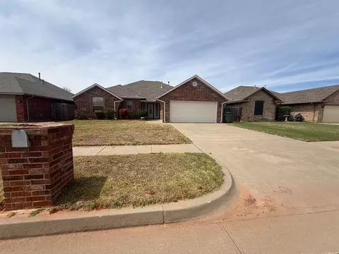 616 Morningside Dr, Yukon, OK 73099