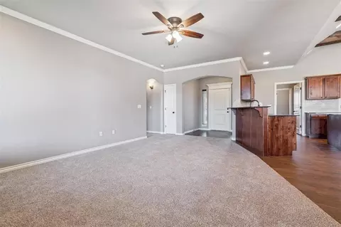 Living - 20644 Landmark Dr, Harrah, OK 73045 photo 2 of 5