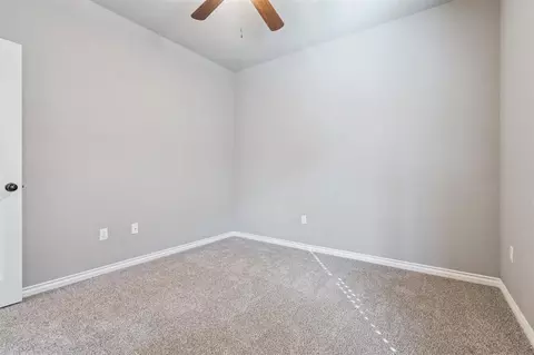 Bedroom - 20644 Landmark Dr, Harrah, OK 73045 photo 7 of 10