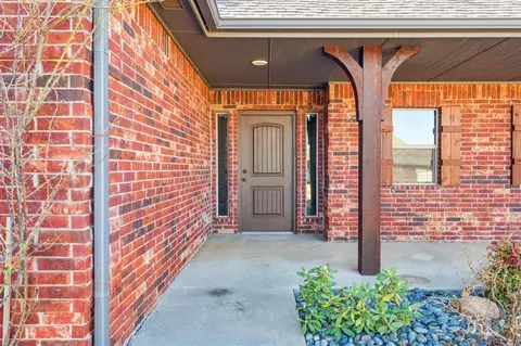 Exterior - 20644 Landmark Dr, Harrah, OK 73045 photo 4 of 7