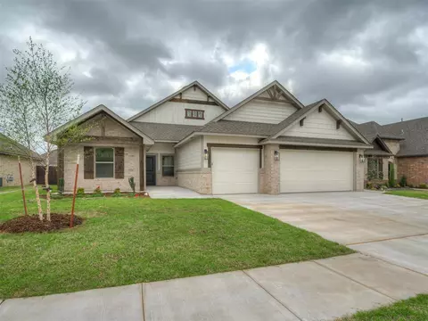 4604 Hambletonian Ln, Mustang, OK 73064