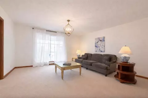 Living - 818 Mockingbird Ln, Norman, OK 73071 photo 1 of 5