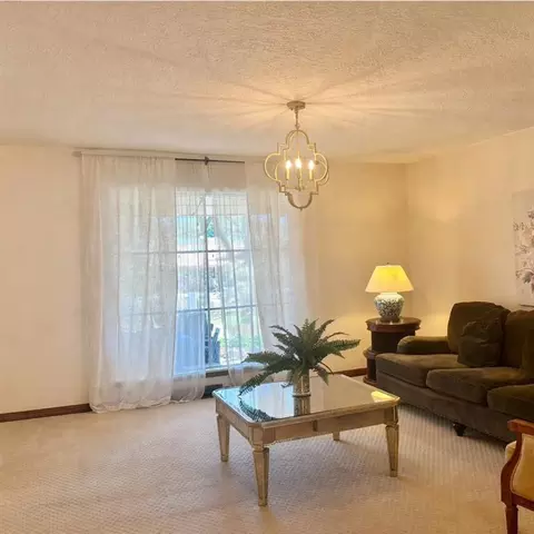 Living - 818 Mockingbird Ln, Norman, OK 73071 photo 2 of 5