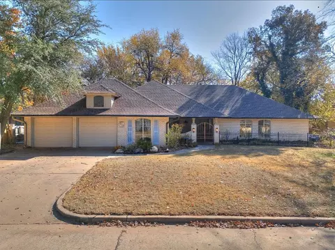 Exterior - 818 Mockingbird Ln, Norman, OK 73071 photo 10 of 10