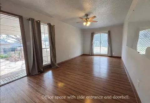 Living - 818 Mockingbird Ln, Norman, OK 73071 photo 5 of 5