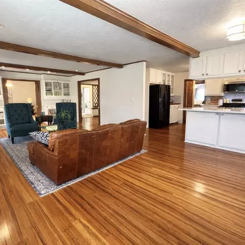 Living - 818 Mockingbird Ln, Norman, OK 73071 photo 4 of 5