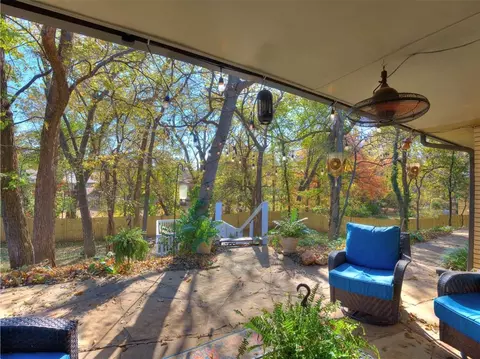 Exterior - 818 Mockingbird Ln, Norman, OK 73071 photo 5 of 10