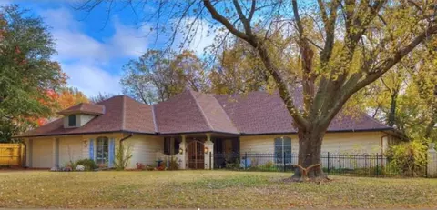 818 E Mockingbird Ln, Norman, OK 73071