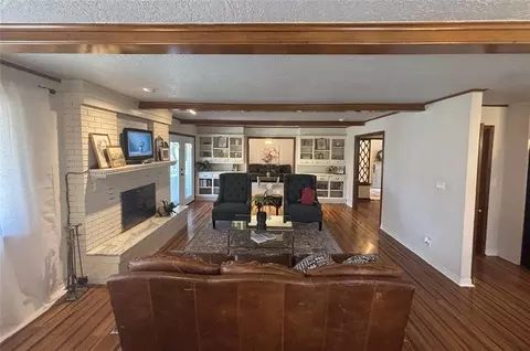 Living - 818 Mockingbird Ln, Norman, OK 73071 photo 3 of 5