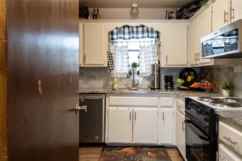 424 N Cherryvale Rd, Edmond, OK 73003 photo 6
