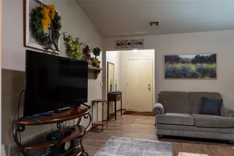 424 N Cherryvale Rd, Edmond, OK 73003 photo 9