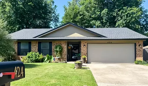 424 N Cherryvale Rd, Edmond, OK 73003