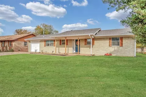 105 W 12th St, Snyder, OK 73566