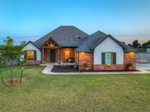 4426 Violet St, Tuttle, OK 73089