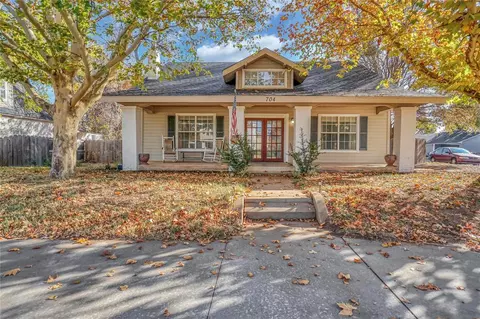 704 N Pennsylvania Ave, Mangum, OK 73554