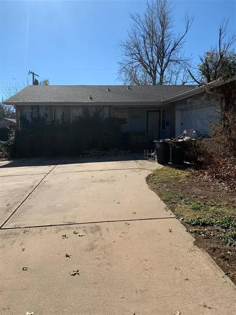 5408 NW 67th St, Warr Acres, OK 73132