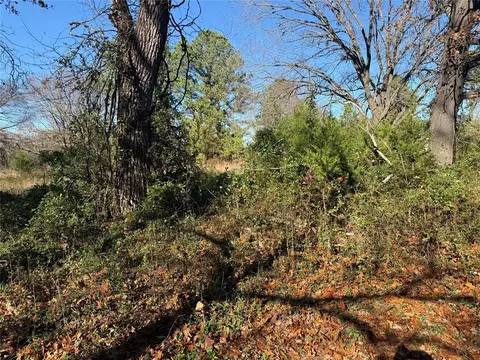 8956 Moore Ln, Prague, OK 74864