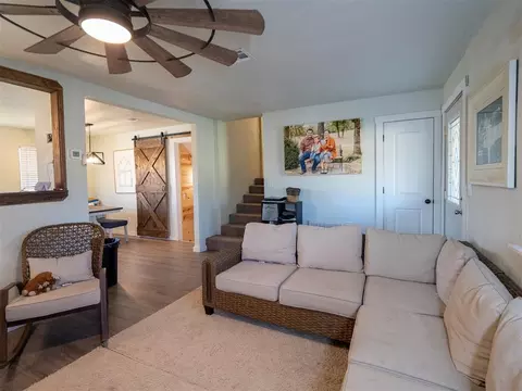 Living - 355807 E 1010 Rd, Prague, OK 74864 photo 4 of 5