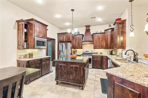 Kitchen - 1441 Antler Ridge Rd, Tuttle, OK 73089 photo 1 of 2