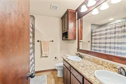 Bath - 1441 Antler Ridge Rd, Tuttle, OK 73089 photo 2 of 3