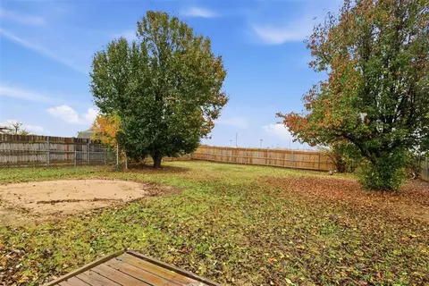 Exterior - 612 NE 14th St, Moore, OK 73160 photo 5 of 5