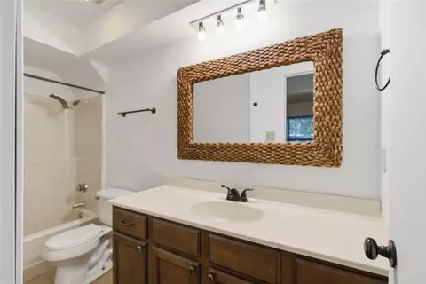 Bath - 612 NE 14th St, Moore, OK 73160 photo 3 of 4