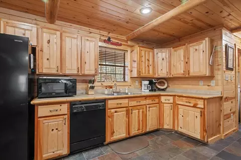 Kitchen - 302 Orca Rd, Broken Bow, OK 74728 photo 4 of 4