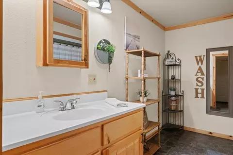 Bath - 302 Orca Rd, Broken Bow, OK 74728 photo 4 of 5