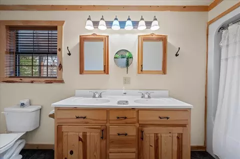 Bath - 302 Orca Rd, Broken Bow, OK 74728 photo 2 of 5
