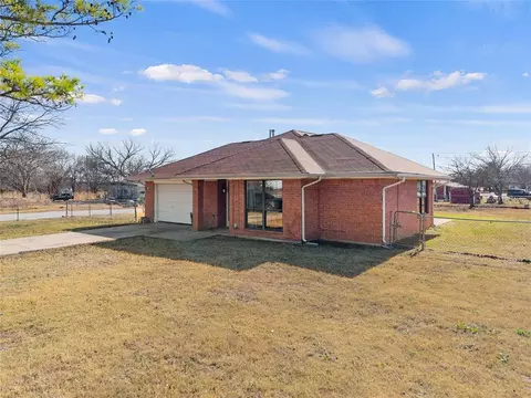 Exterior - 419 E F St, Ringling, OK 73456 photo 3 of 8